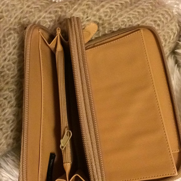 Multi function wallet double zips all d way around - Picture 5 of 8